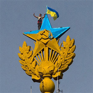 Protester Raises Ukraine Flag over Moscow's Stalinist Spire